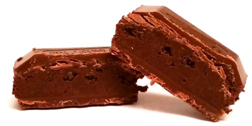Lindt, Hello My Name Is Dark Chocolate Cookie, batonik z ciemnej czekolady z delikatnym kremem o smaku kakaowym i czekoladowymi ciasteczkami, copyright Olga Kublik
