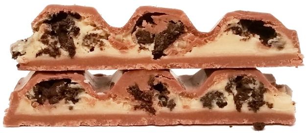 Cadbury, Dairy Milk Oreo Peanut Butter, mleczna czekolada z nadzieniem o smaku masła orzechowego i kakaowymi herbatnikami, copyright Olga Kublik