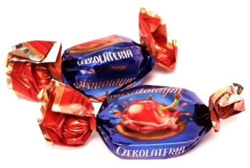 Czekolateria, Cukierki czekoladowe z nadzieniem wiśniowym, czekoladki na wagę z Lidla, copyright Olga Kublik