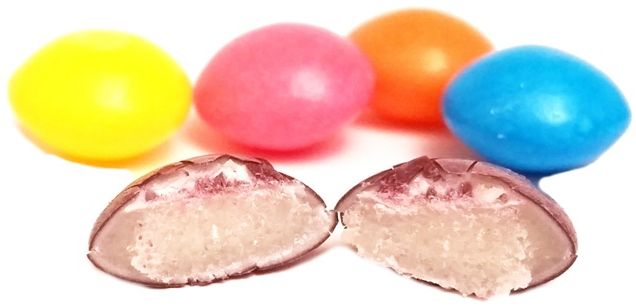 Wrigley, Tropical Skittles, kolorowe cukierki o smaku owoców egzotycznych, copyright Olga Kublik