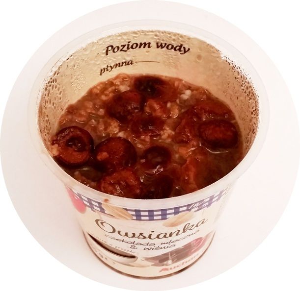 Bruggen, Owsianka czekolada mleczna i wiśnia, deser z płatkami owsianymi i czekoladą z Auchan, copyright Olga Kublik