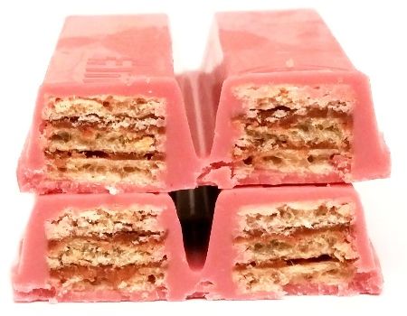 Nestle, Kit Kat made with Ruby Cocoa beans, limitowana wersja batonika, różowa czekolada, kruchy wafelek w kuwerturze, copyright Olga Kublik