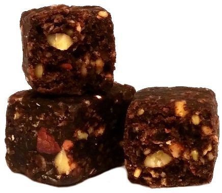 Purella Food, Enjoy Pure Cubes Superfood Snacks surowe kakao, surowe praliny, wegańskie słodycze bez glutenu, kakaowe zdrowe łakocie, copyright Olga Kublik