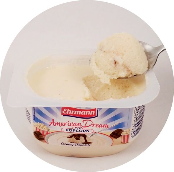 Ehrmann, AmericanDream Typ Popcorn Creamy Chocolate, lekki deser mleczny w konsystencji aero z sosem czekoladowym, jogurt z Niemiec, DessertTraum, copyright Olga Kublik
