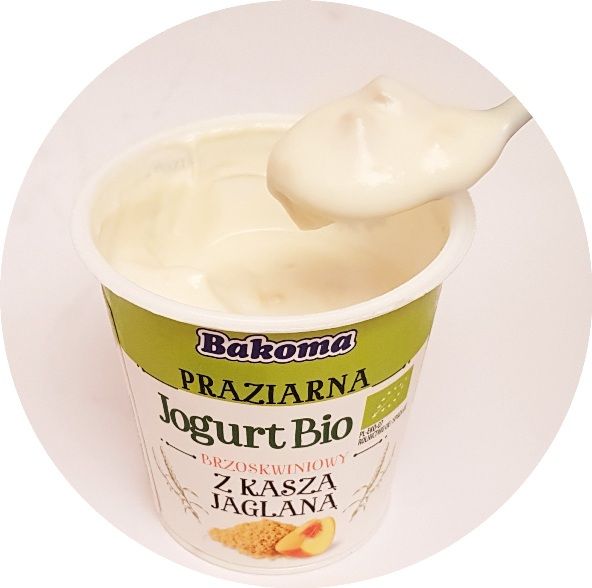 Bakoma, Praziarna Jogurt Bio brzoskwiniowy kasza jaglana, jogurt ekologiczny, copyright Olga Kublik