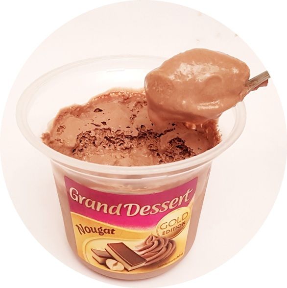 Ehrmann, Grand Dessert Nougat Gold Edition, pudding z bitą śmietaną, deser czekoladowo-orzechowy, copyright Olga Kublik