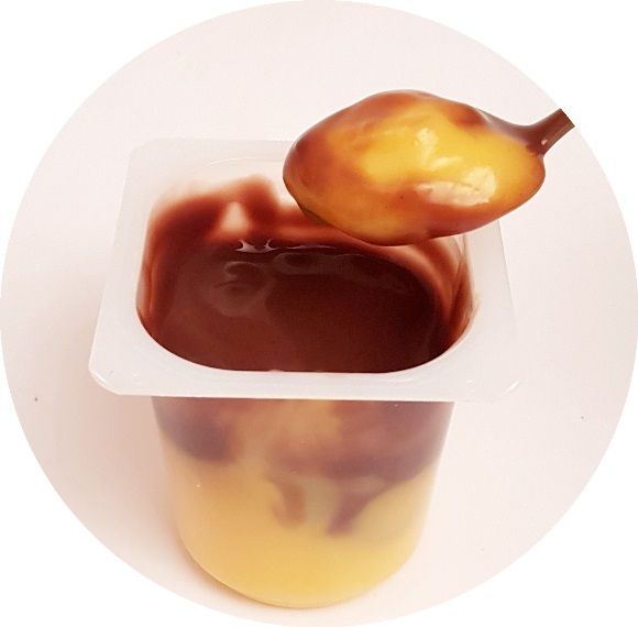 Zott, Serduszko Pudding o smaku waniliowym z sosem o smaku czekoladowym, copyright Olga Kublik