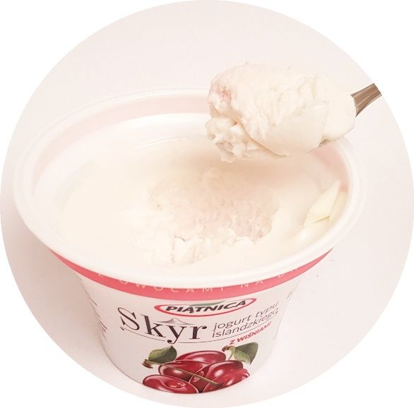 Piątnica, Skyr jogurt typu islandzkiego z wiśniami bez tłuszczu, copyright Olga Kublik