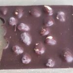 Gorzka czekolada z orzechami z Biedronki (Magnetic Millano)
