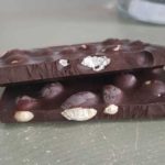 Gorzka czekolada z orzechami z Biedronki (Magnetic Millano)