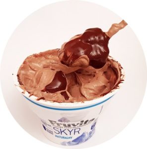 Skyr z kakao surowym niealkalizowanym wersja czekoladowa, copyright Olga Kublik