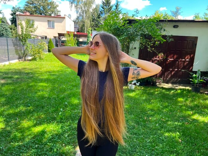 Bardzo długie włosy blond